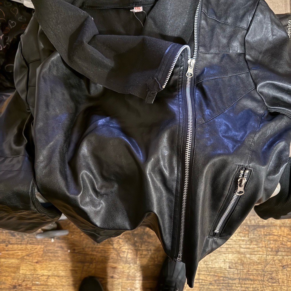 Source Unknown Black Leather Jacket NWT - image 3
